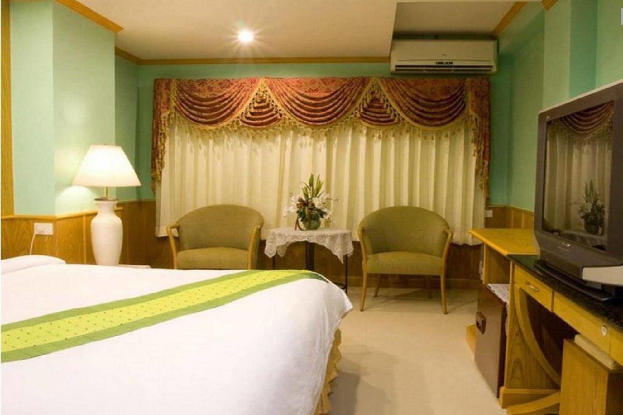 Oyo 280 Thai Garden Resort Μπανγκόκ Εξωτερικό φωτογραφία